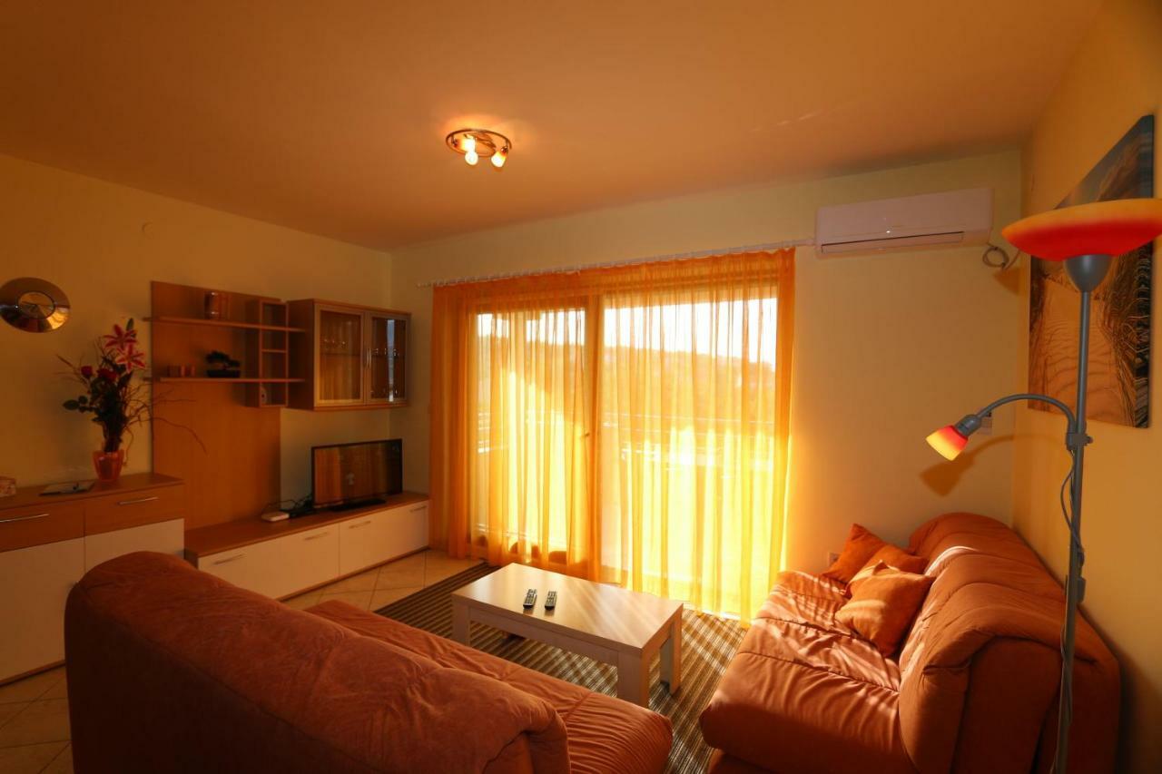 Apartment Dina Šilo Eksteriør bilde