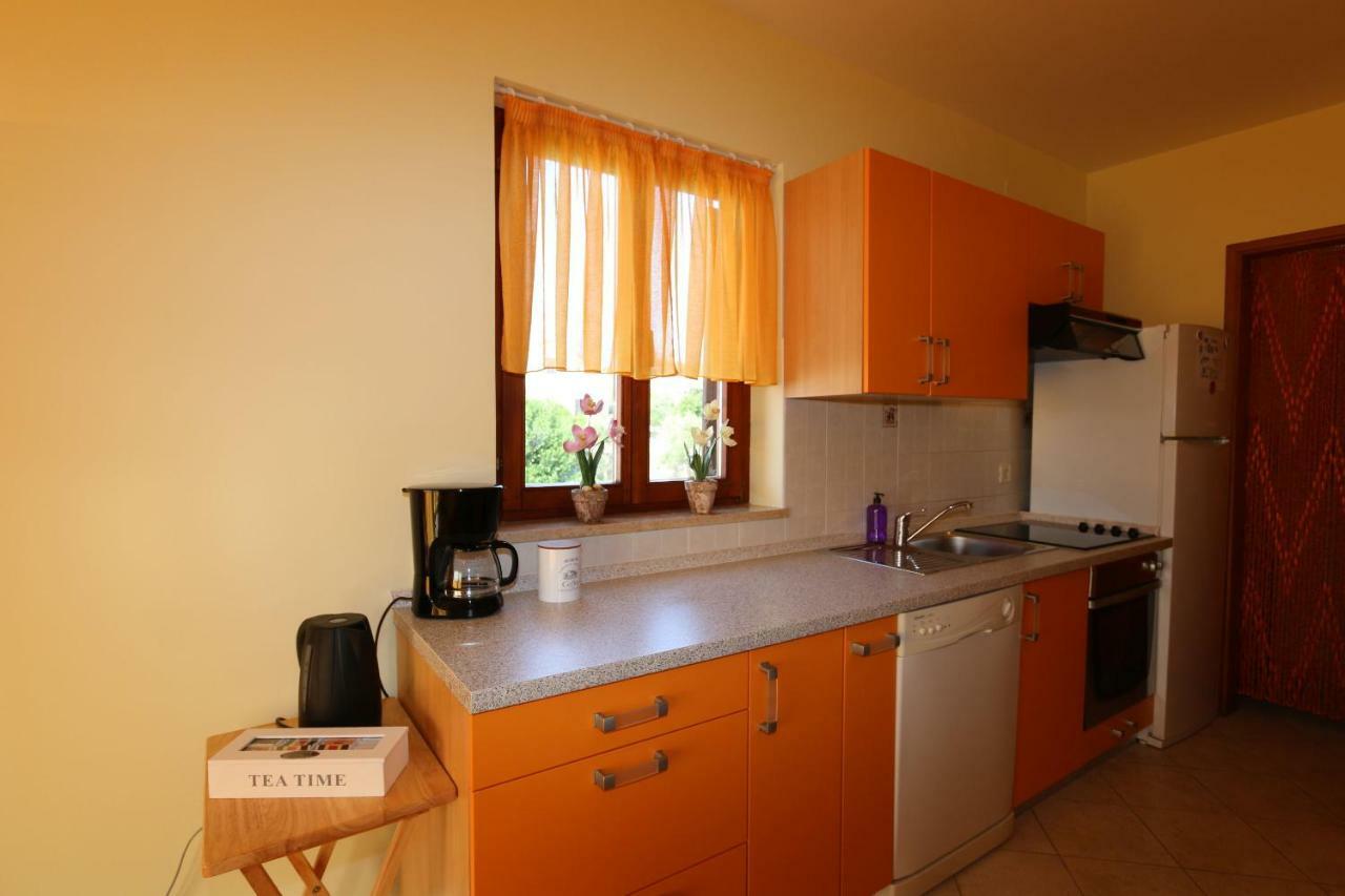 Apartment Dina Šilo Eksteriør bilde