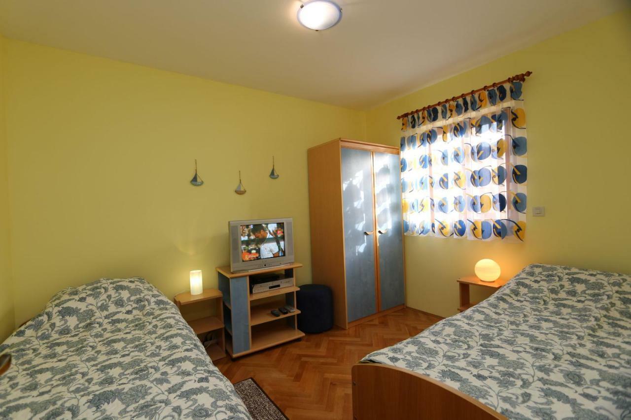 Apartment Dina Šilo Eksteriør bilde